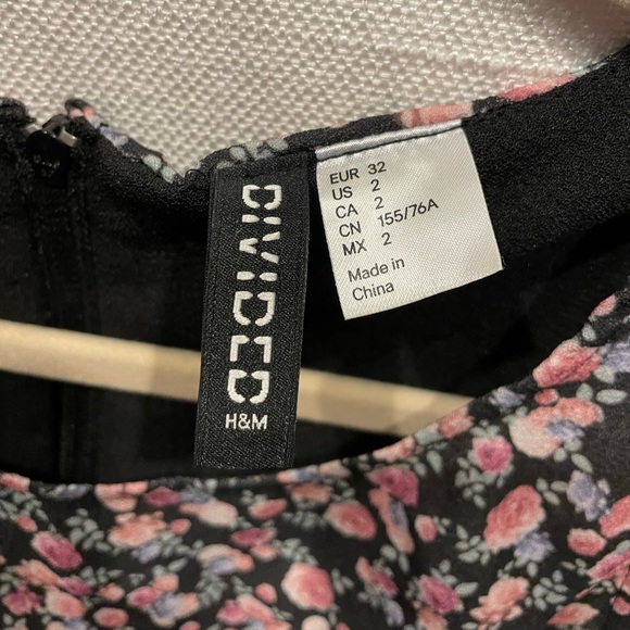 H&M Black floral dress - Picture 2 of 3